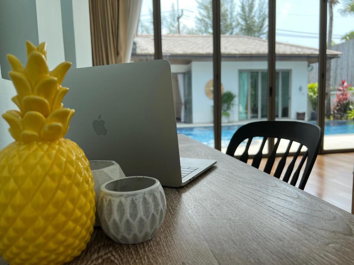 Tropical 3br With Pool, Bbq, And Shaded Patio Within Walking Distance To