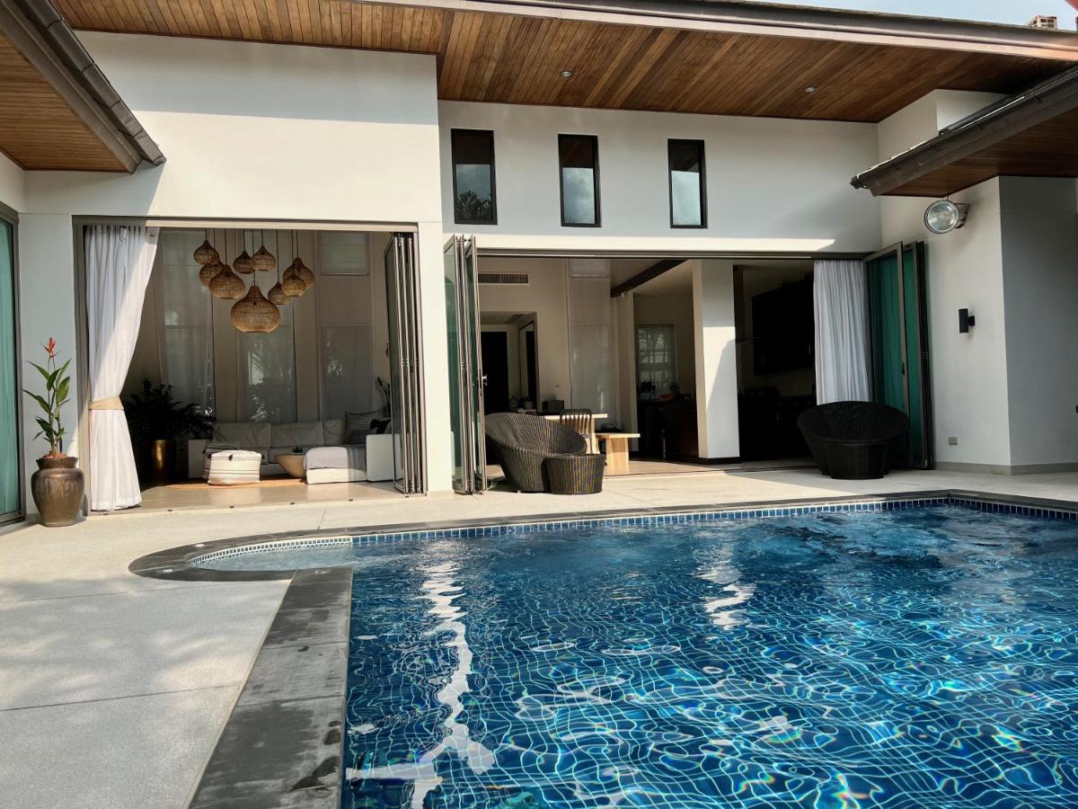 Villa Tropical 3br With Pool, Bbq, And Shaded Patio Within Walking Distance To *