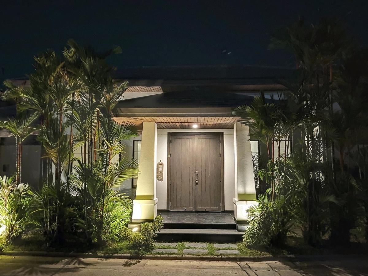 Tropical 3br With Pool, Bbq, And Shaded Patio Within Walking Distance To Villa *